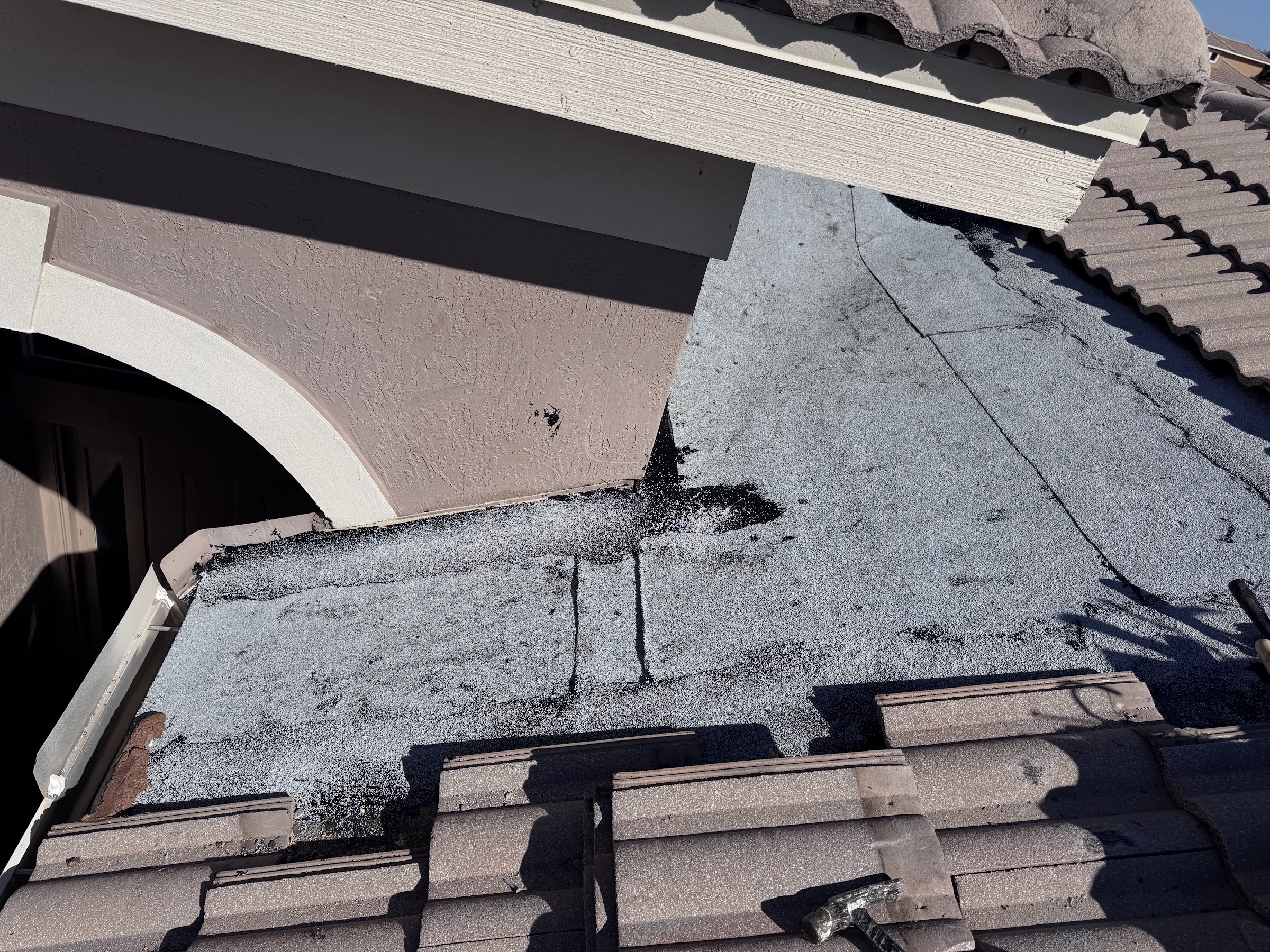 Flat roof detail during repair